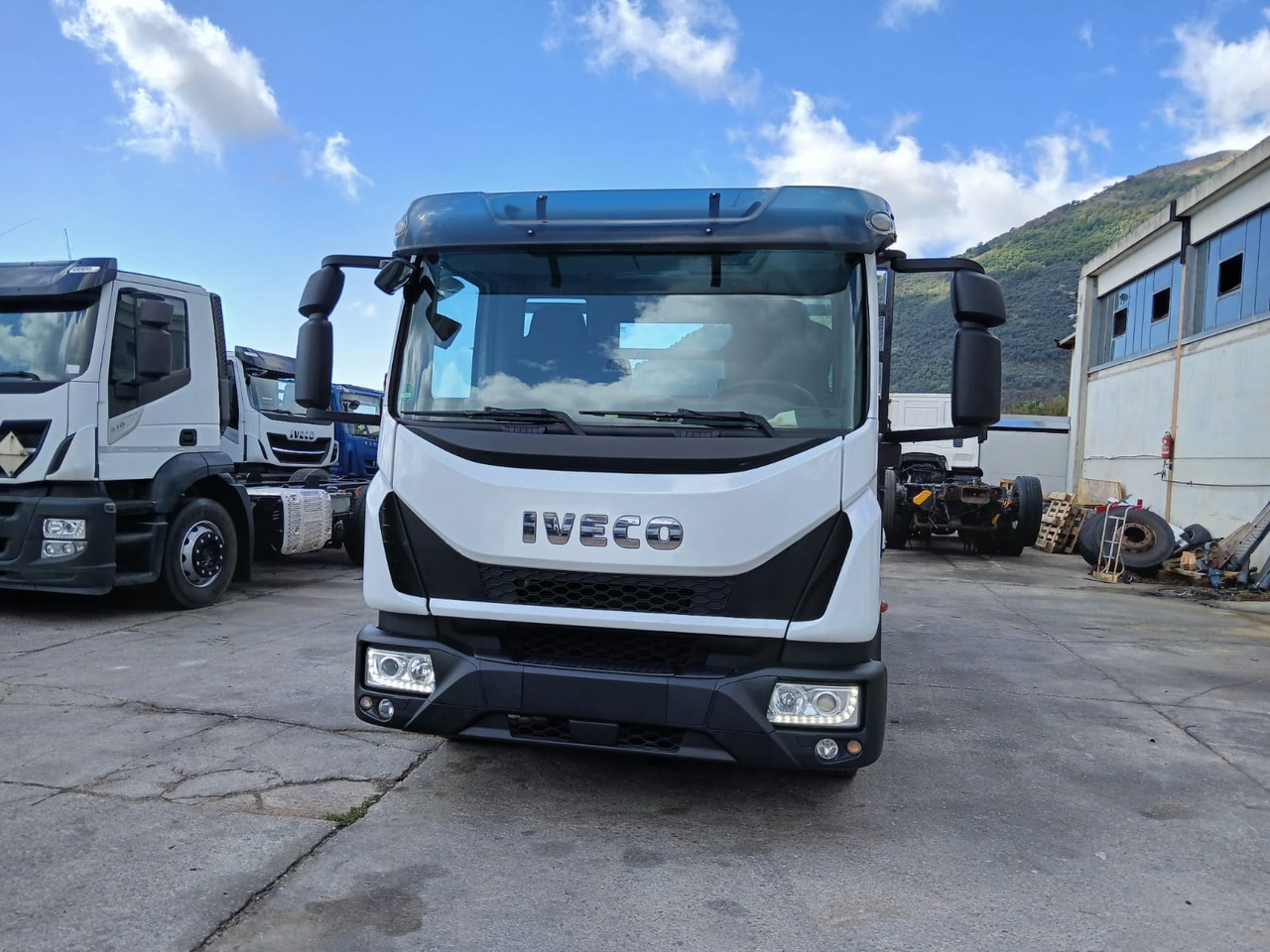 IVECO EUROCARGO 75-210 - قلابات: صور 5 IVECO EUROCARGO 75-210 - قلابات: صور 5