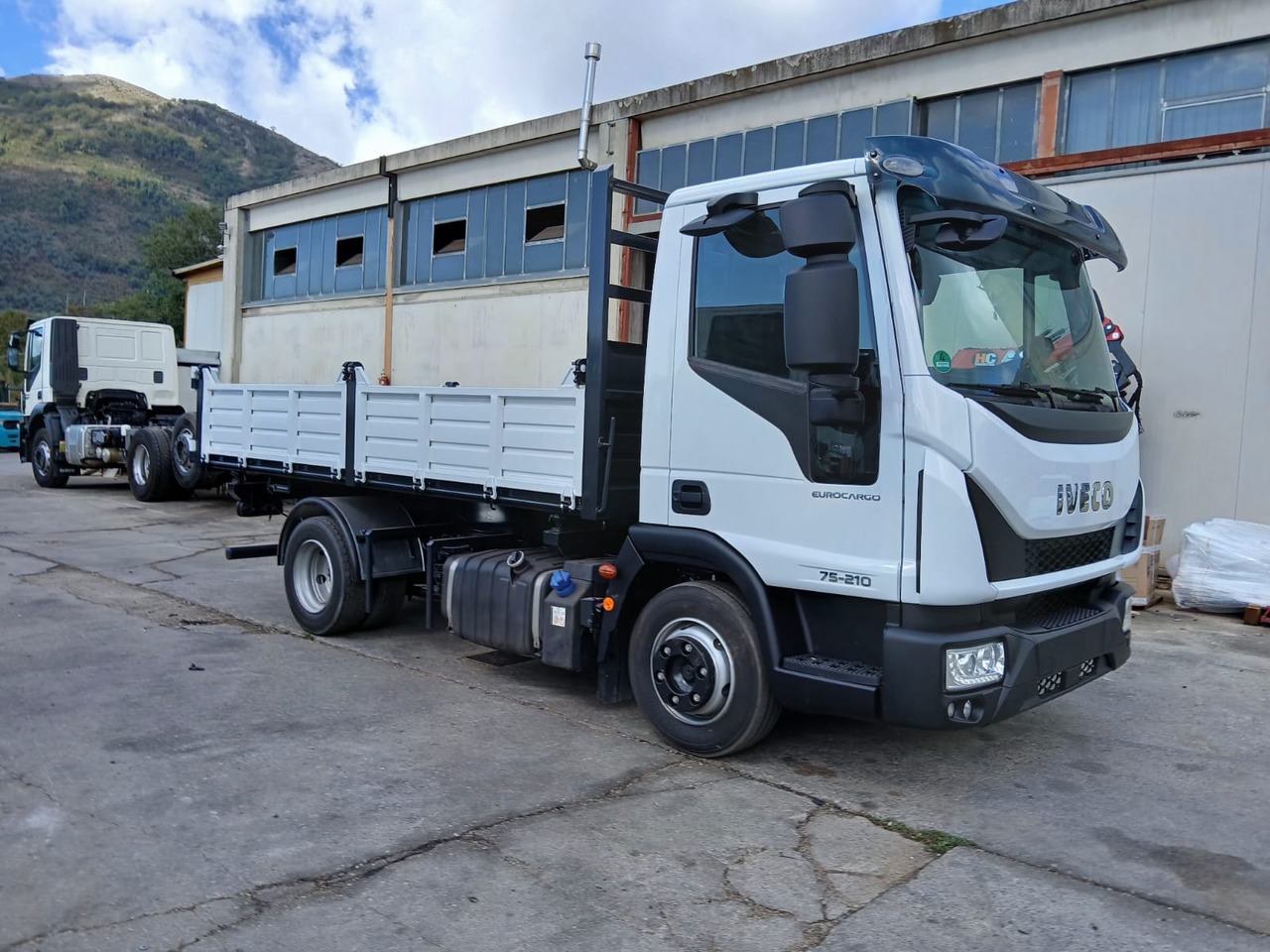 IVECO EUROCARGO 75-210 - قلابات: صور 1 IVECO EUROCARGO 75-210 - قلابات: صور 1