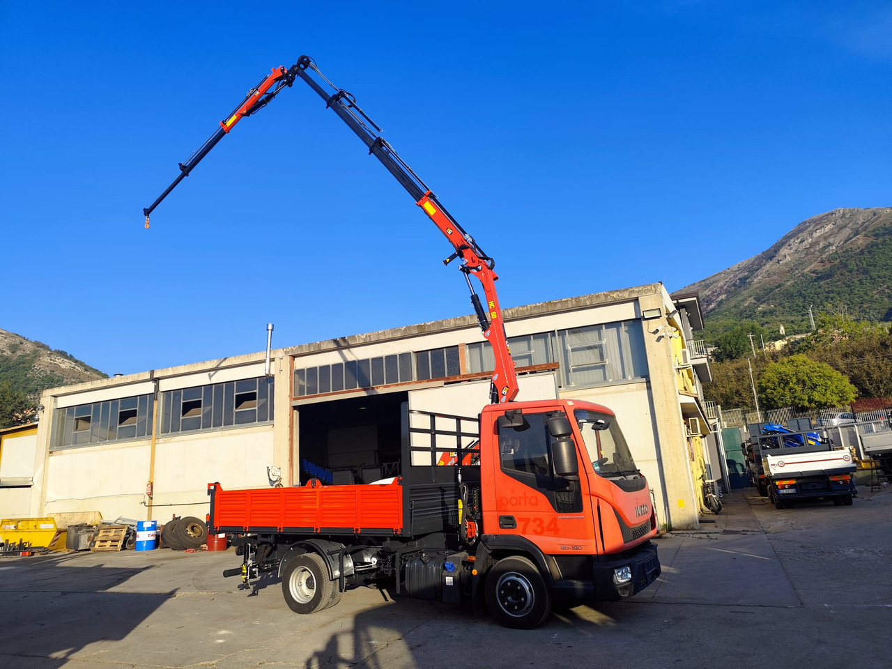 شاحنة كرين IVECO EUROCARGO 80-190: صور 8