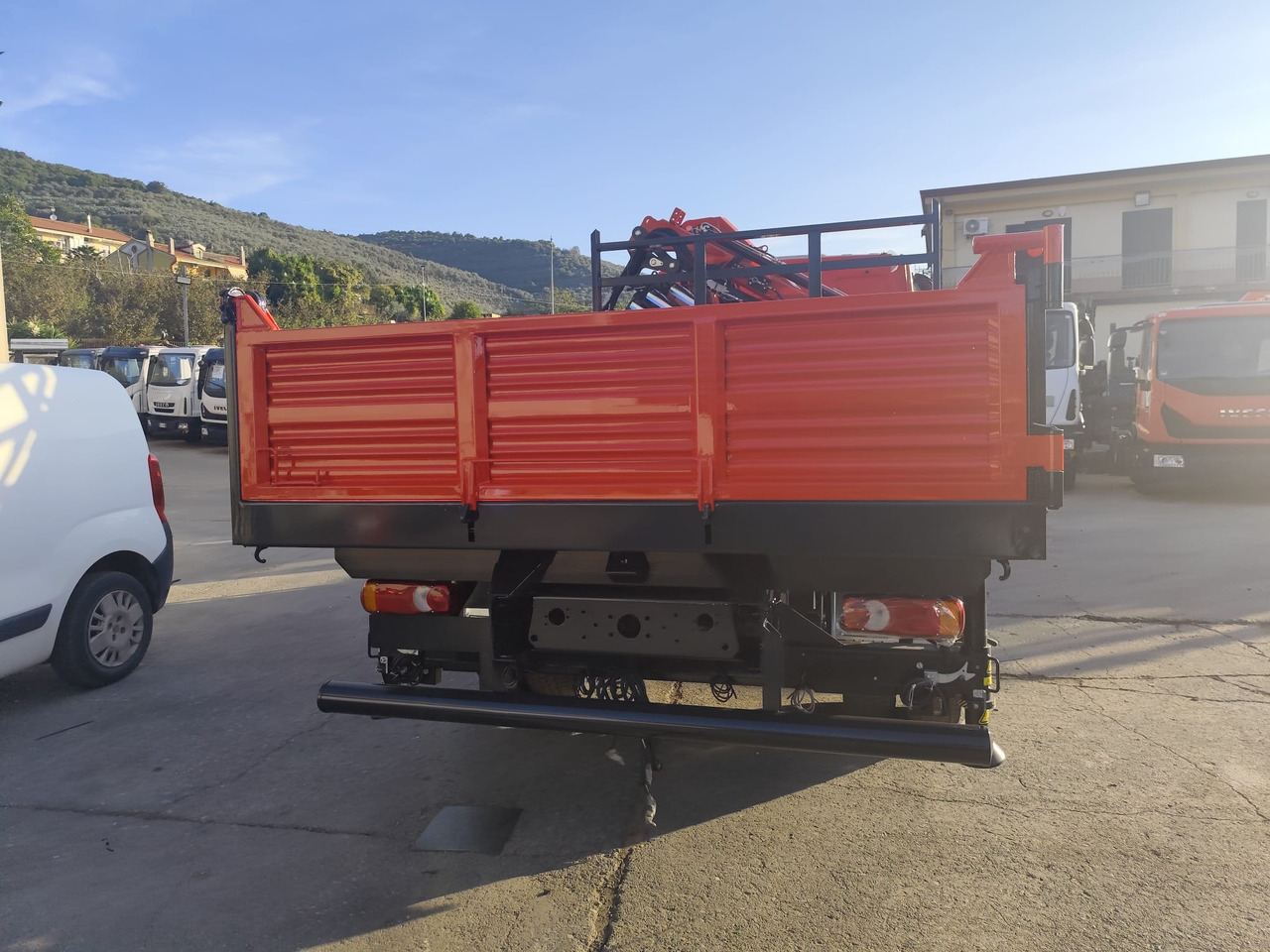 شاحنة كرين IVECO EUROCARGO 80-190: صور 13