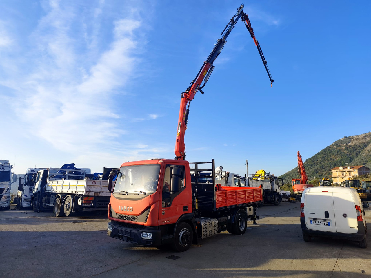 شاحنة كرين IVECO EUROCARGO 80-190: صور 10