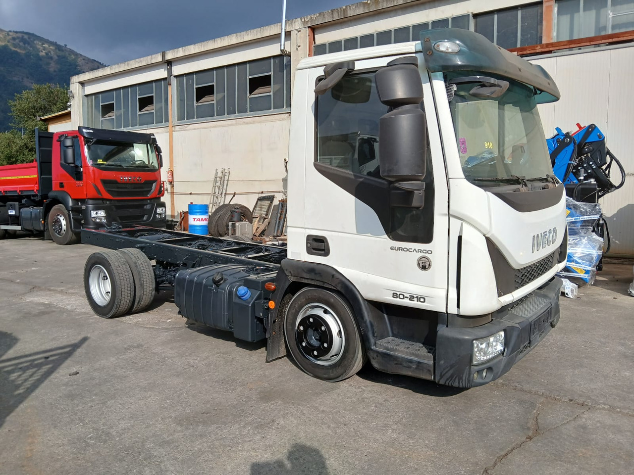 IVECO EUROCARGO 80-210 - الشاسيه شاحنة: صور 2 IVECO EUROCARGO 80-210 - الشاسيه شاحنة: صور 2