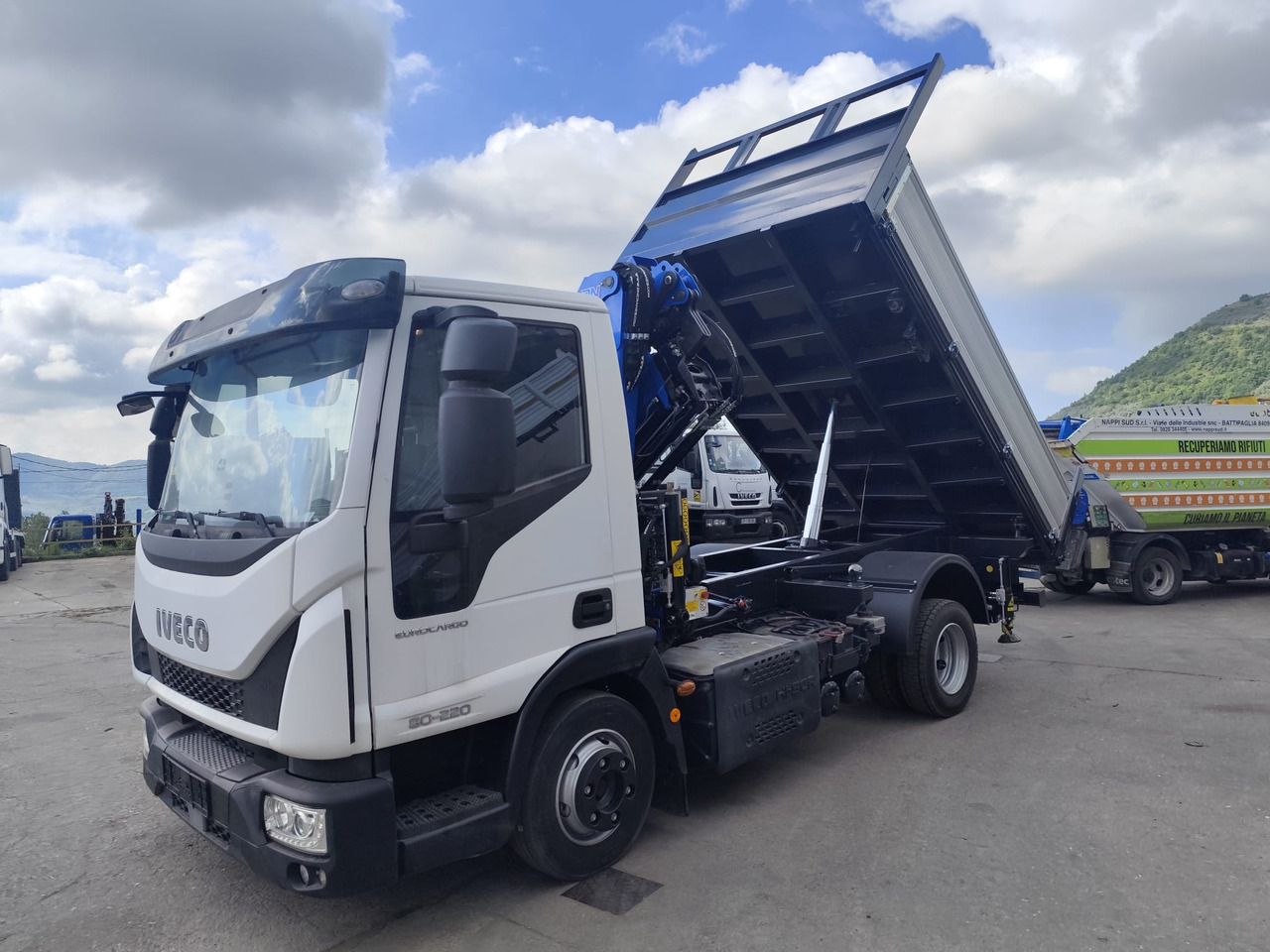IVECO EUROCARGO 80-220 - شاحنة كرين: صور 1 IVECO EUROCARGO 80-220 - شاحنة كرين: صور 1