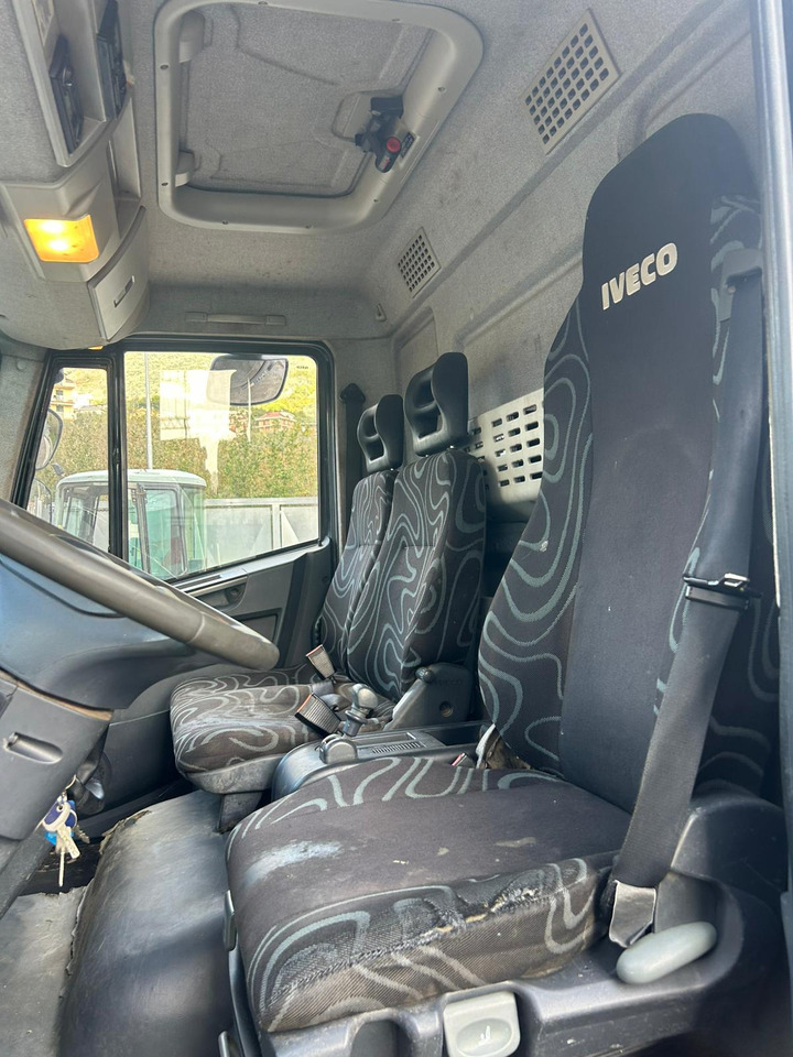 IVECO EUROCARGO 80E18 - شاحنة كرين, قلابات: صور 5 IVECO EUROCARGO 80E18 - شاحنة كرين, قلابات: صور 5