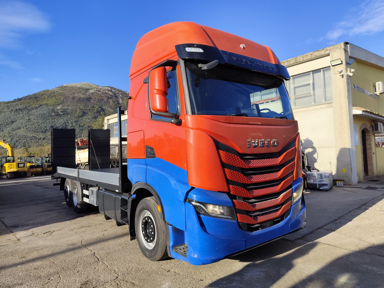 IVECO S-WAY AS260S48 Y - شاحنات مسطحة: صور 5 IVECO S-WAY AS260S48 Y - شاحنات مسطحة: صور 5