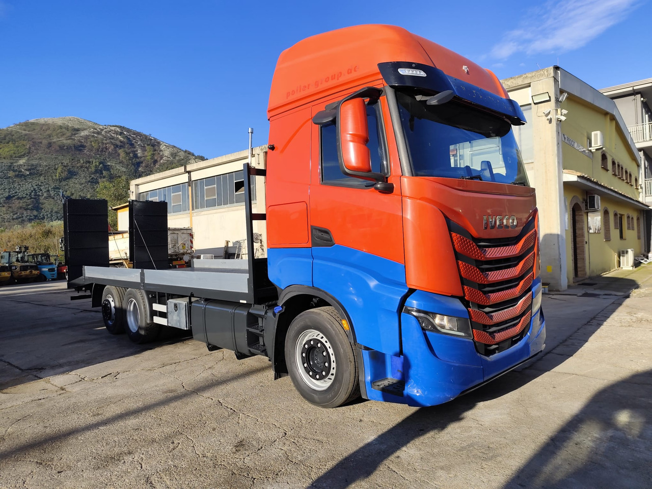 IVECO S-WAY AS260S48 Y - شاحنات مسطحة: صور 2 IVECO S-WAY AS260S48 Y - شاحنات مسطحة: صور 2
