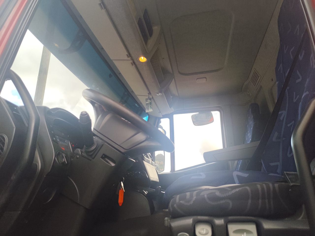 IVECO STRALIS 190S31 - الشاسيه شاحنة: صور 5 IVECO STRALIS 190S31 - الشاسيه شاحنة: صور 5