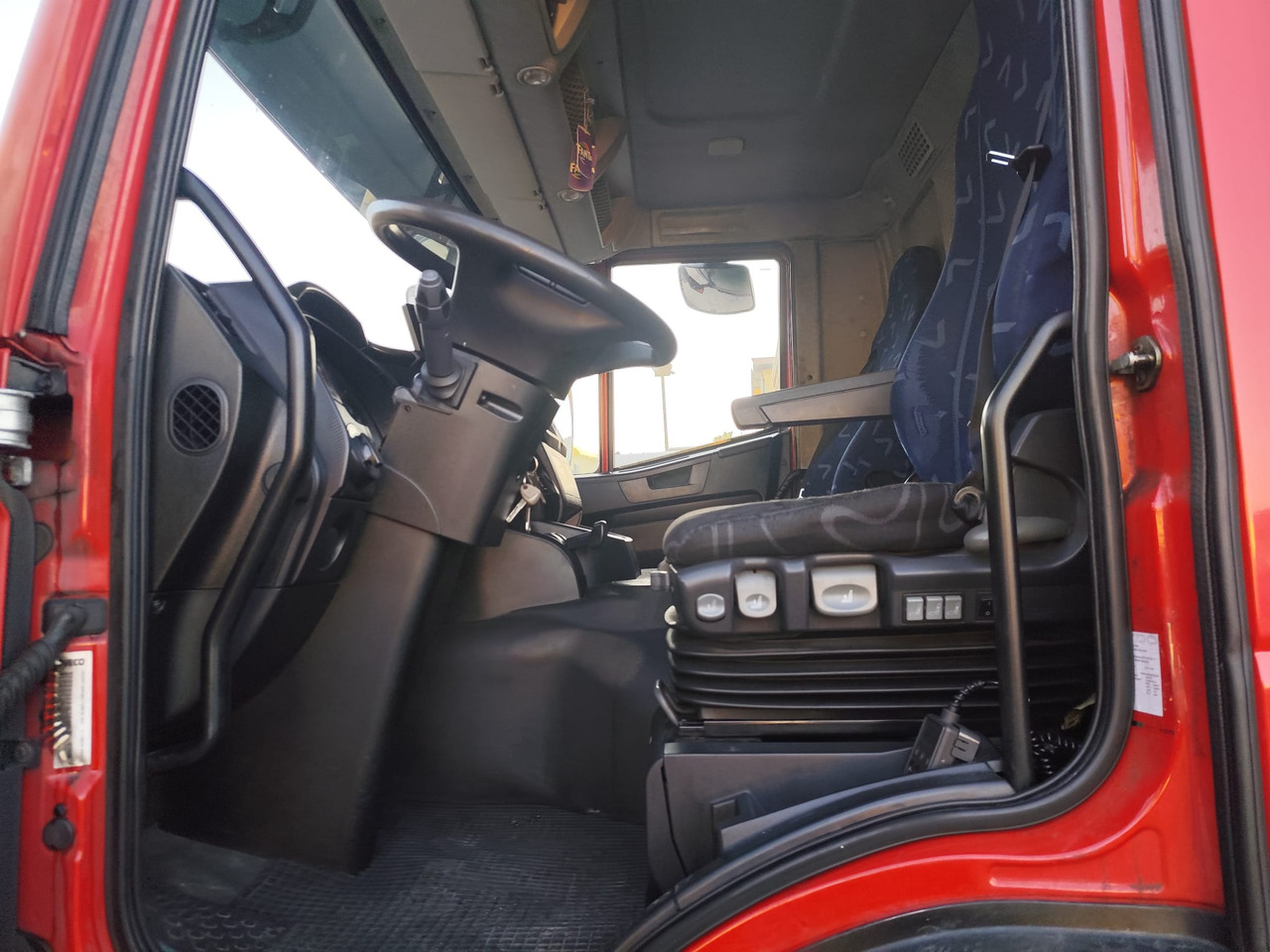 الشاسيه شاحنة IVECO STRALIS 190S31: صور 20