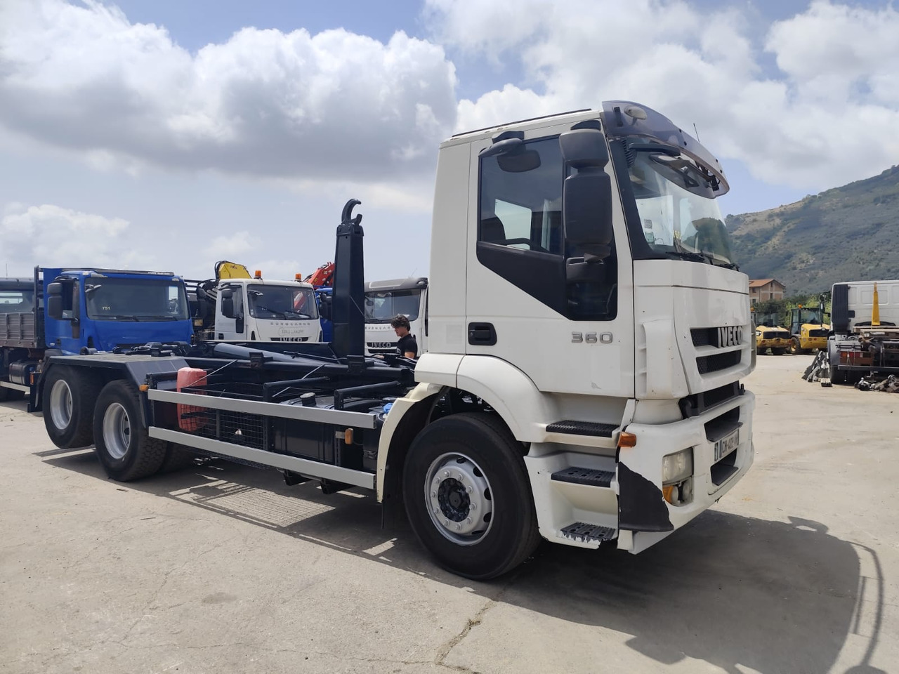 شاحنة ذات الخطاف IVECO STRALIS 260S36: صور 12