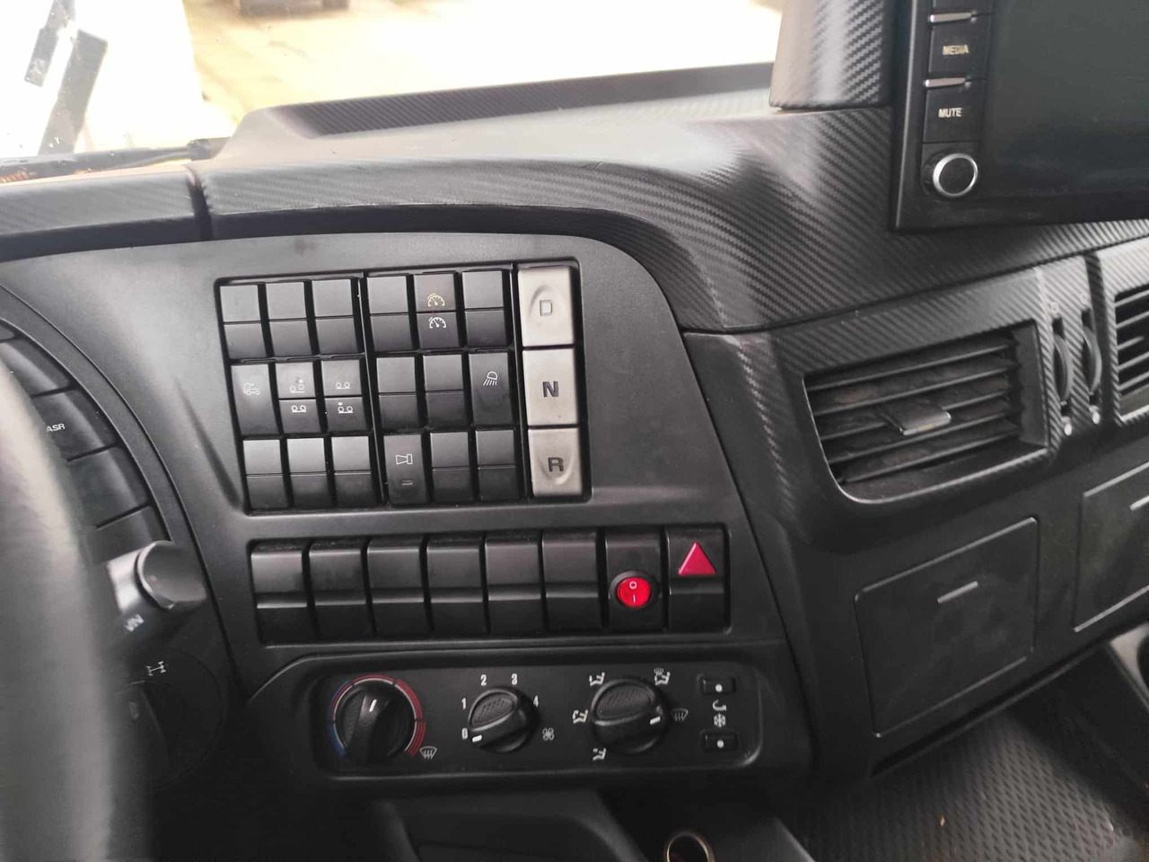 شاحنات مسطحة, شاحنة كرين IVECO STRALIS 260S36: صور 6