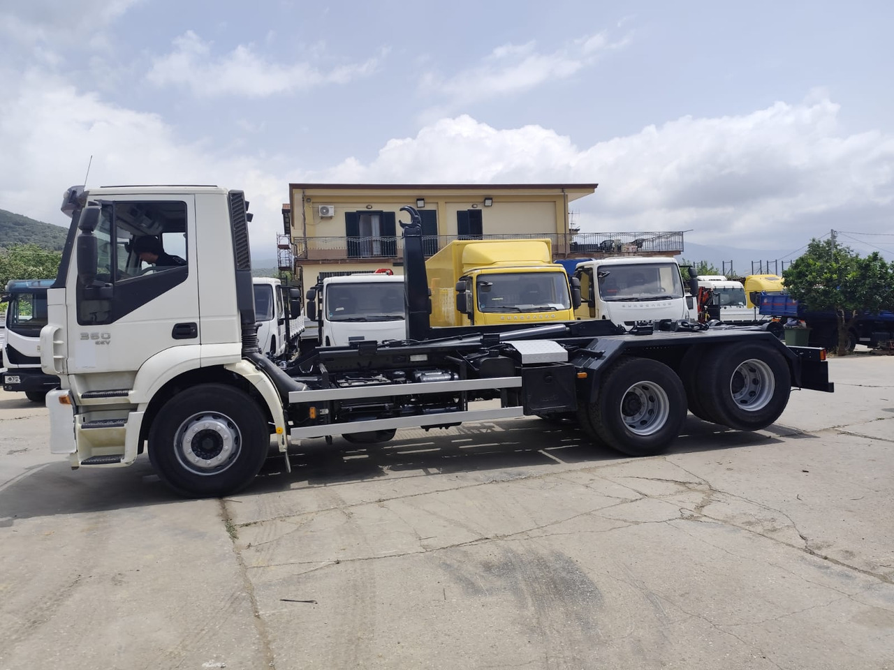 شاحنة ذات الخطاف IVECO STRALIS 260S36: صور 18