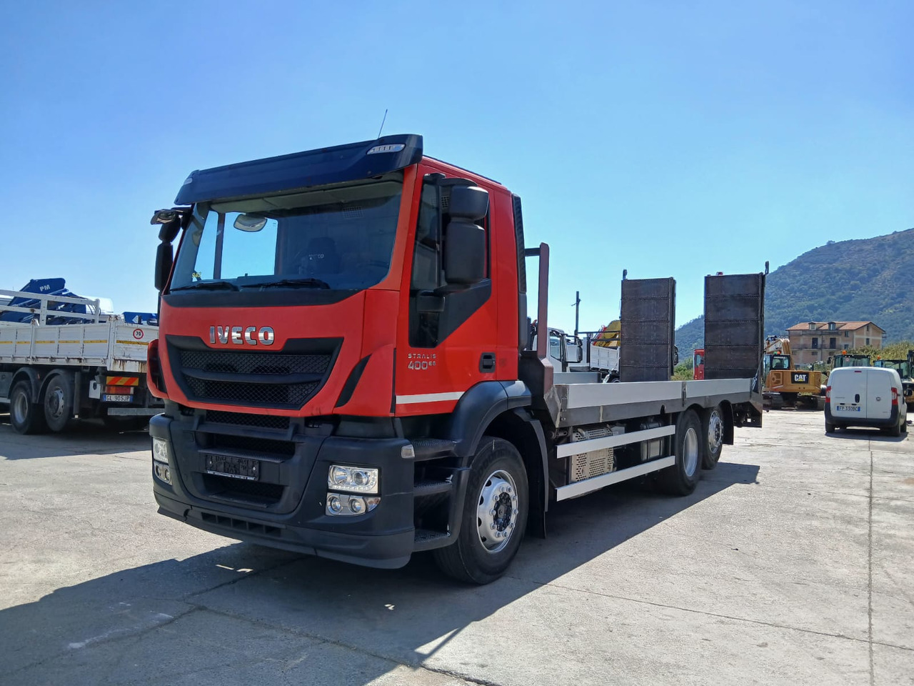 IVECO STRALIS 260S40 - شاحنات مسطحة: صور 4 IVECO STRALIS 260S40 - شاحنات مسطحة: صور 4