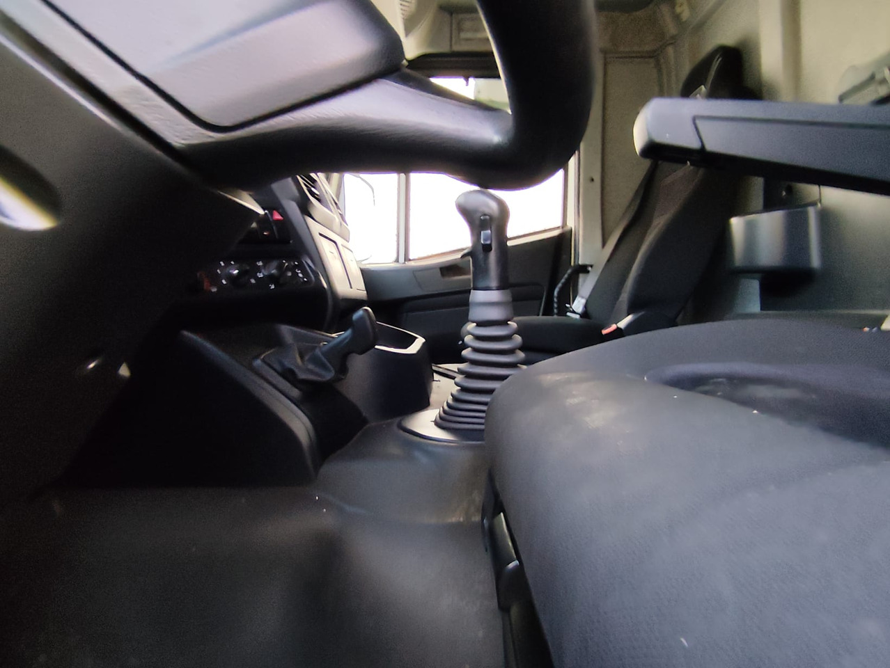 IVECO STRALIS AD 260S31 XP - الشاسيه شاحنة: صور 4 IVECO STRALIS AD 260S31 XP - الشاسيه شاحنة: صور 4