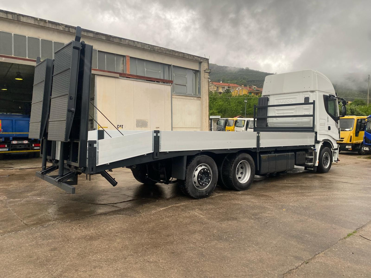 شاحنات مسطحة IVECO STRALIS AS 260S46: صور 17