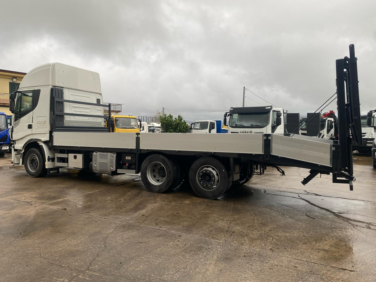 شاحنات مسطحة IVECO STRALIS AS 260S46: صور 16