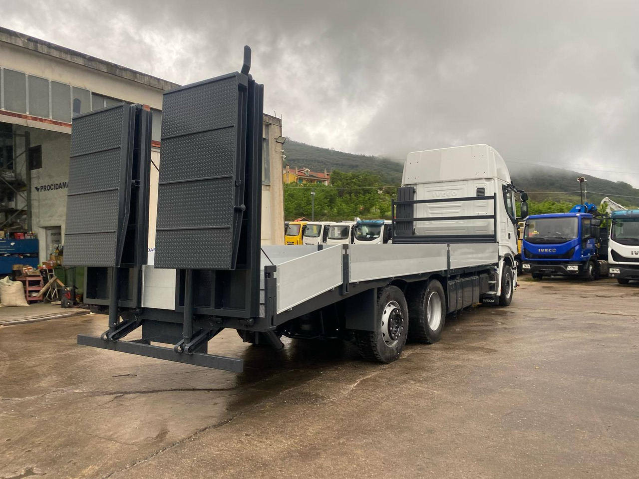 شاحنات مسطحة IVECO STRALIS AS 260S46: صور 19