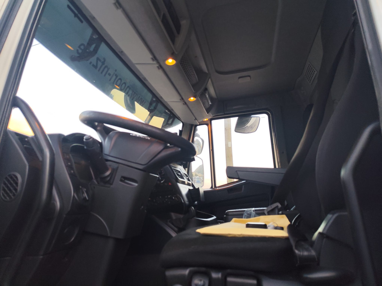 IVECO STRALIS AS 260S46 - شاحنات مسطحة: صور 4 IVECO STRALIS AS 260S46 - شاحنات مسطحة: صور 4