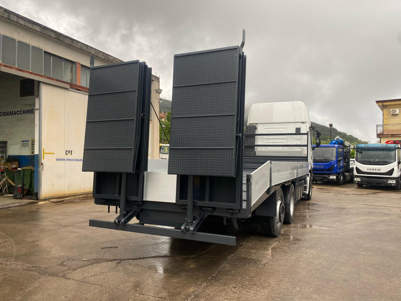 شاحنات مسطحة IVECO STRALIS AS 260S46: صور 27