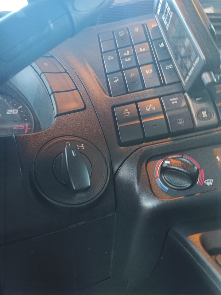 IVECO STRALIS AS 260S46 - شاحنات مسطحة: صور 2 IVECO STRALIS AS 260S46 - شاحنات مسطحة: صور 2