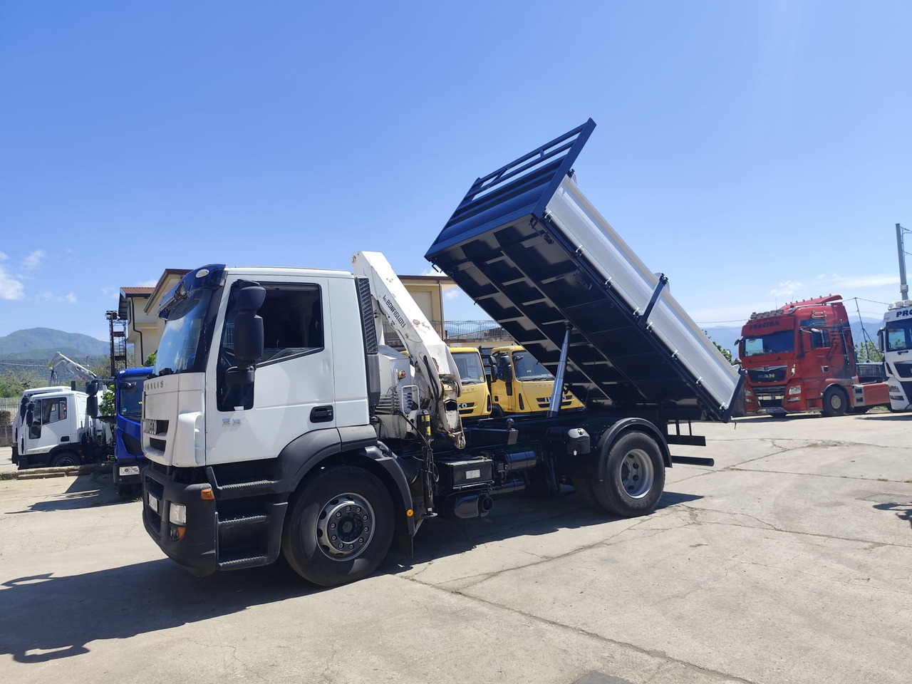 IVECO STRALIS CUBE 190S33 - شاحنة كرين: صور 1 IVECO STRALIS CUBE 190S33 - شاحنة كرين: صور 1
