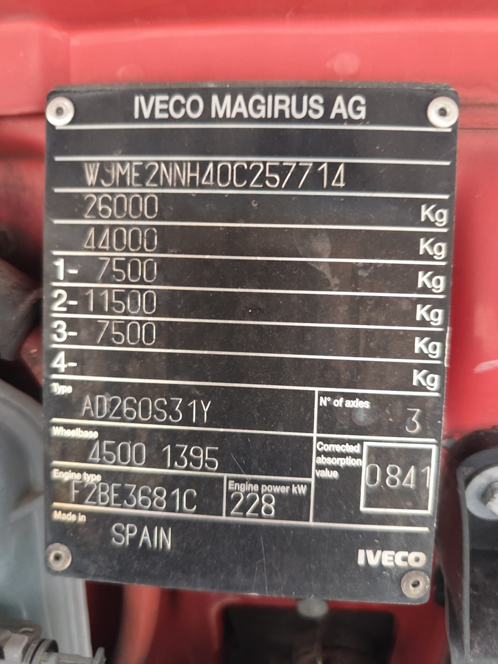 IVECO STRALIS CUBE 260S31 - شاحنات مسطحة: صور 4 IVECO STRALIS CUBE 260S31 - شاحنات مسطحة: صور 4
