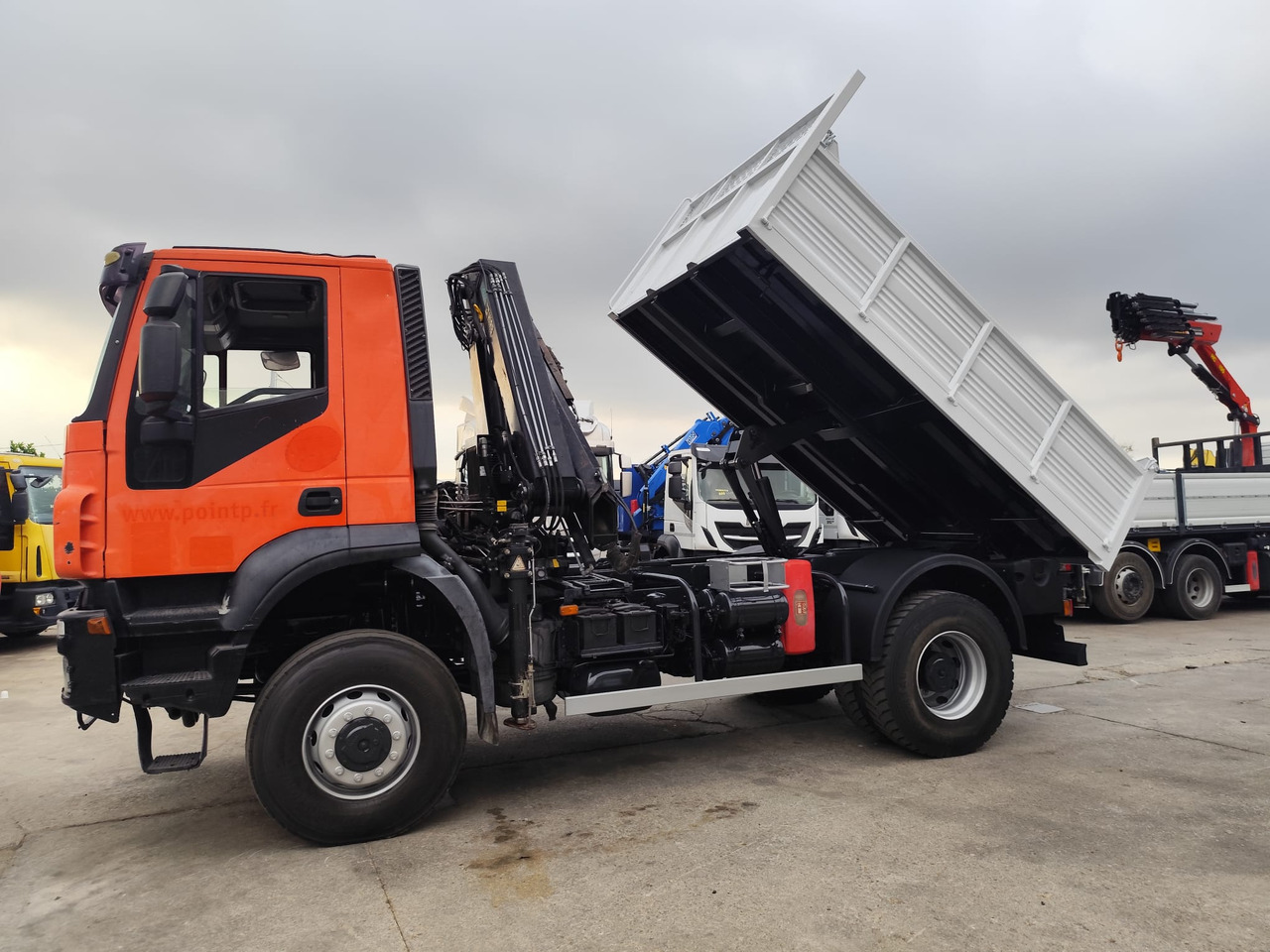 IVECO TRAKKER 190T36 - شاحنة كرين: صور 2 IVECO TRAKKER 190T36 - شاحنة كرين: صور 2