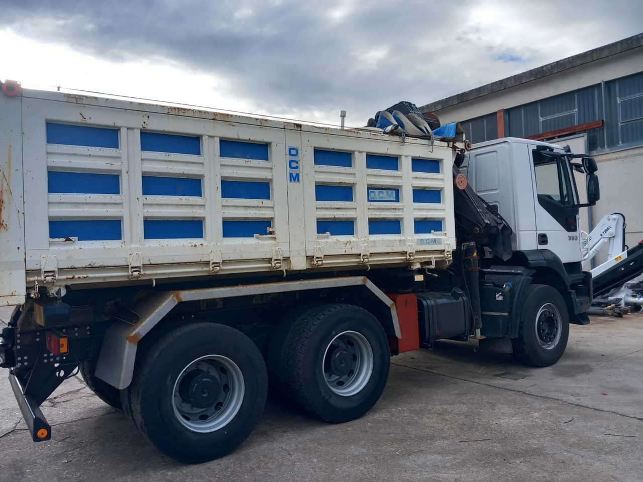 شاحنة كرين, قلابات IVECO TRAKKER 260T36: صور 11