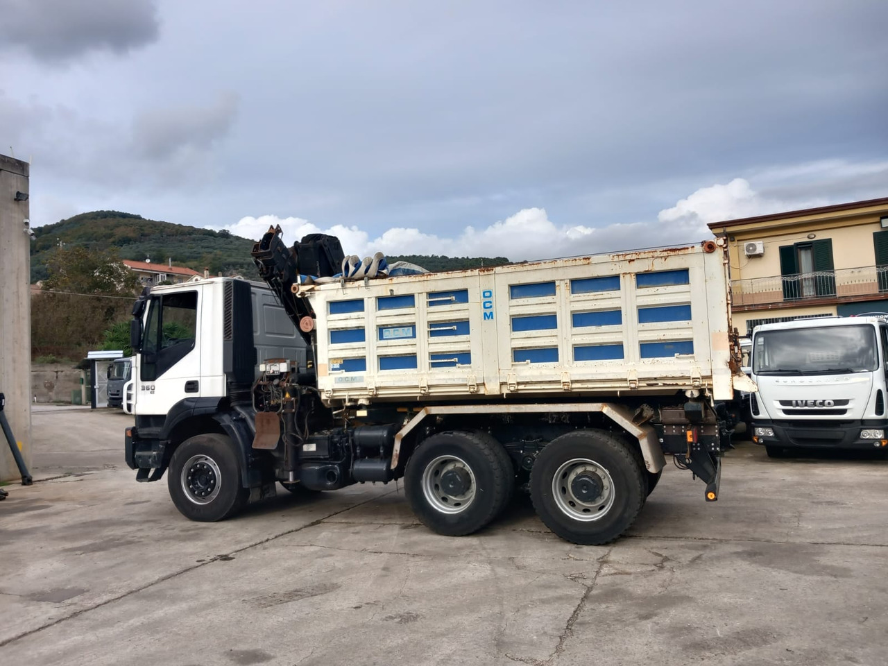 شاحنة كرين, قلابات IVECO TRAKKER 260T36: صور 16