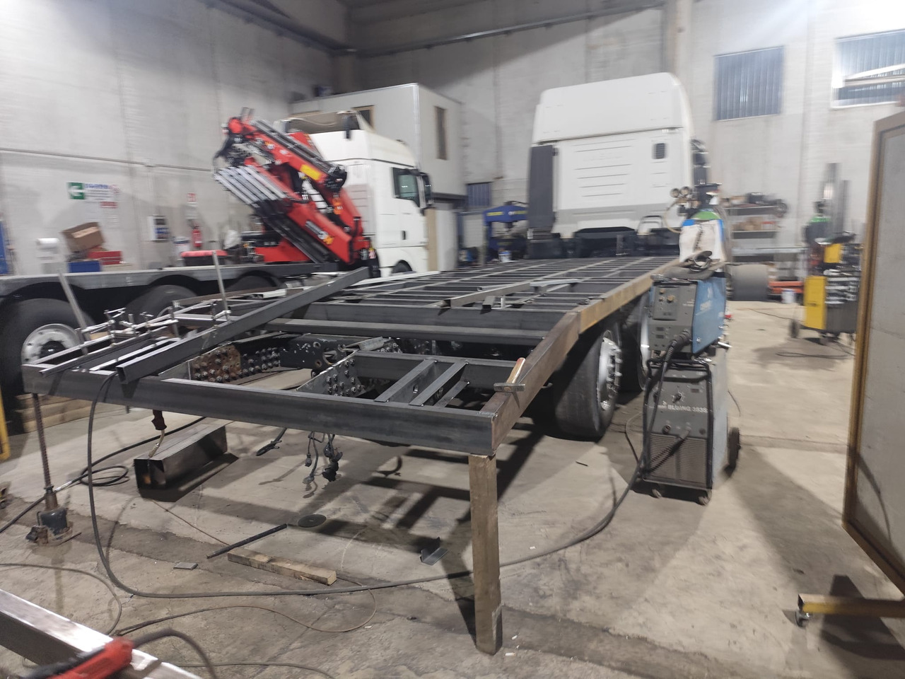 شاحنات مسطحة STRALIS 260S42: صور 16