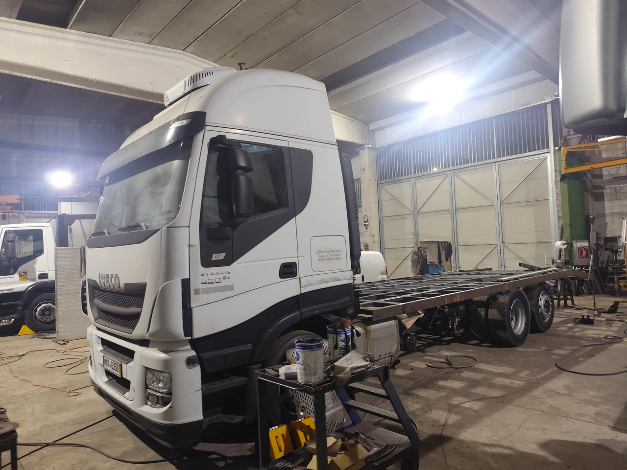 شاحنات مسطحة STRALIS 260S42: صور 21