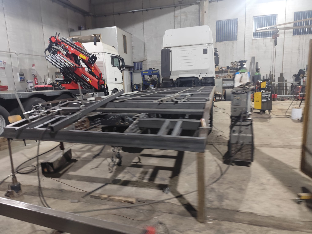 شاحنات مسطحة STRALIS 260S42: صور 15