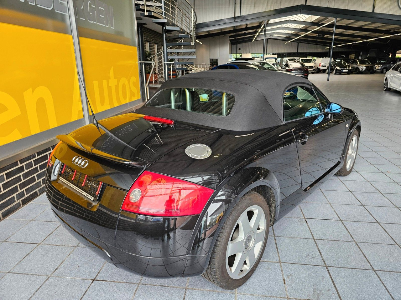 Audi TT 1.8 T Roadster Sitzheizung neues Verdeck - كابريوليه: صور 2 Audi TT 1.8 T Roadster Sitzheizung neues Verdeck - كابريوليه: صور 2