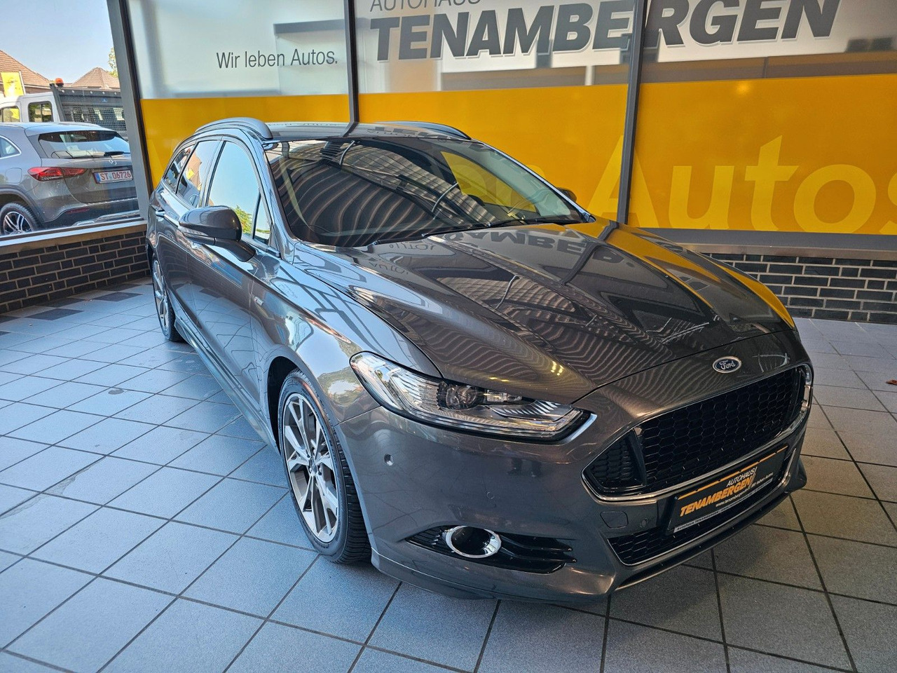 Ford Mondeo Turnier ST-Line LED Scheinwerfer - سيارة ستيشن: صور 2 Ford Mondeo Turnier ST-Line LED Scheinwerfer - سيارة ستيشن: صور 2