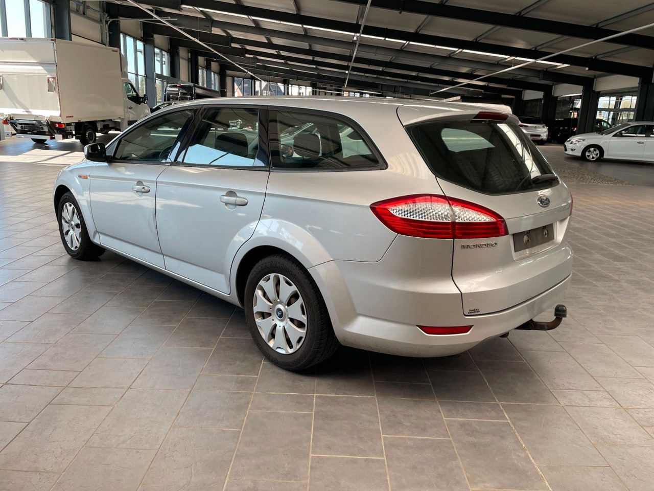 Ford Mondeo Turnier Trend / AHK / 8-fach Bereift - سيارة: صور 5 Ford Mondeo Turnier Trend / AHK / 8-fach Bereift - سيارة: صور 5