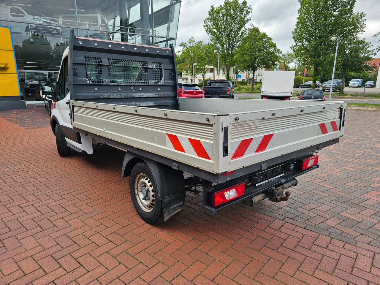 Ford Transit Pritsche 350 L2 Einzelkabine Motorschade - الشاحنات الصغيرة المسطحة: صور 4 Ford Transit Pritsche 350 L2 Einzelkabine Motorschade - الشاحنات الصغيرة المسطحة: صور 4