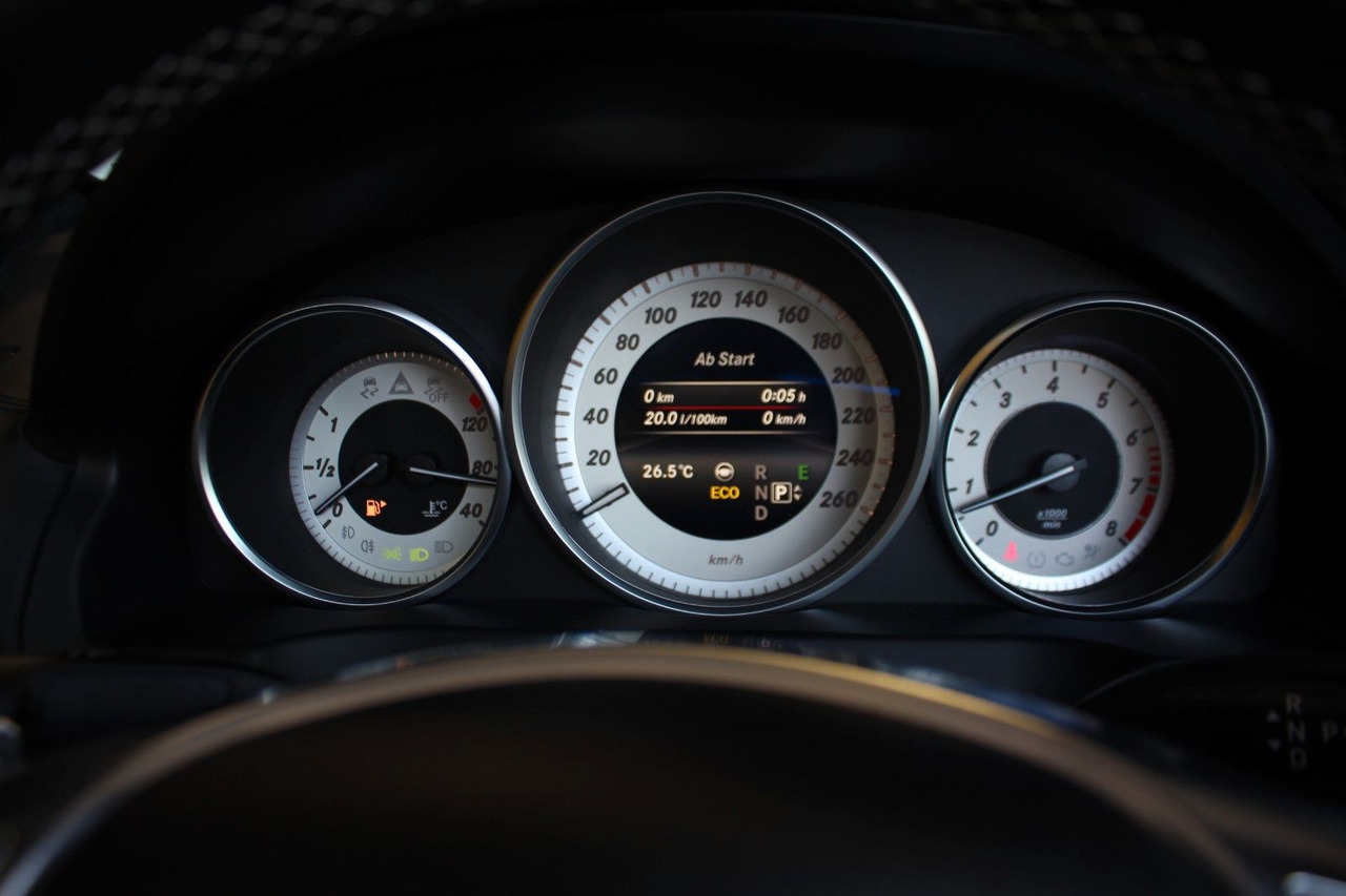 سيارة Mercedes-Benz E 500 Cabrio AMG Leder Memory Kamera LED DAB ACC: صور 19