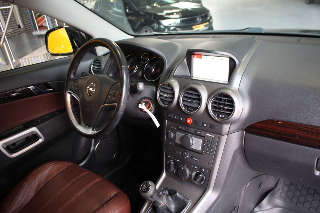 Opel Antara Cosmo 4x4 Navi AHK AT-Motor & Getriebe - سيارة دفع رباعي: صور 5 Opel Antara Cosmo 4x4 Navi AHK AT-Motor & Getriebe - سيارة دفع رباعي: صور 5