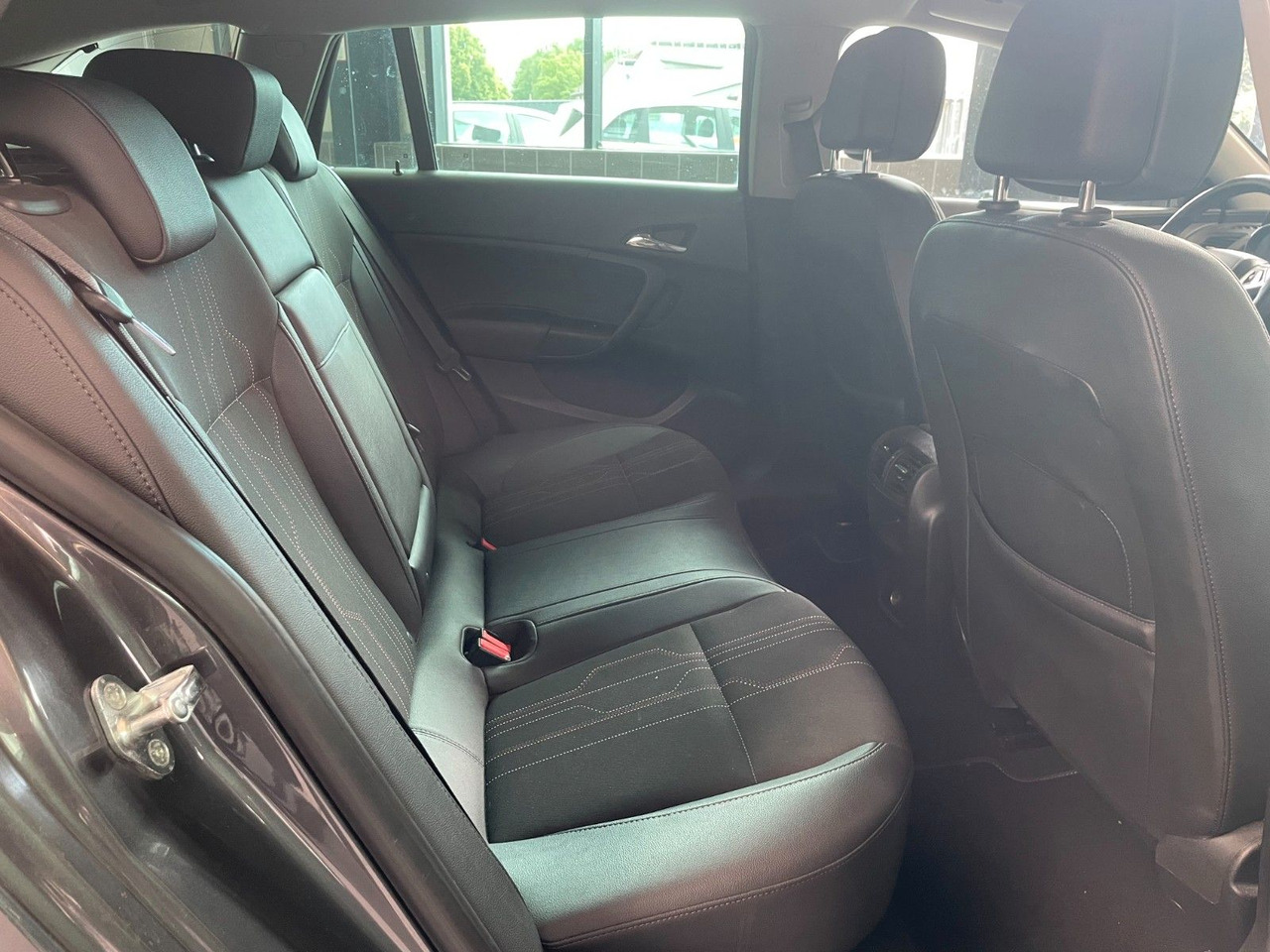 سيارة Opel Insignia A Sports Tourer 150 Jahre Opel AHK: صور 9