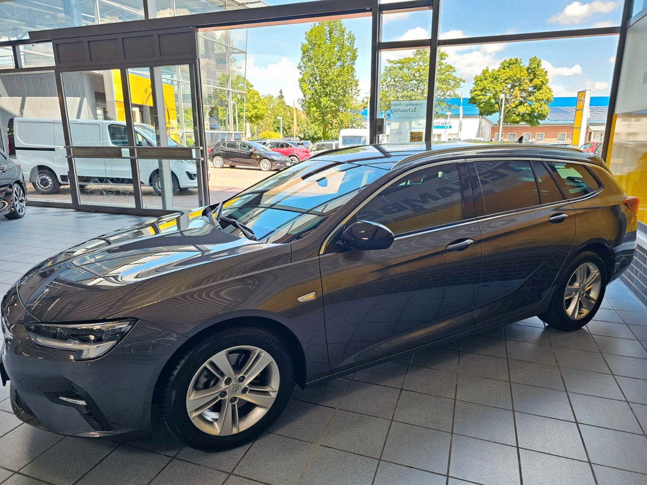 Opel Insignia B ST Business IntelliLux LED Tot Winkel - سيارة: صور 3 Opel Insignia B ST Business IntelliLux LED Tot Winkel - سيارة: صور 3
