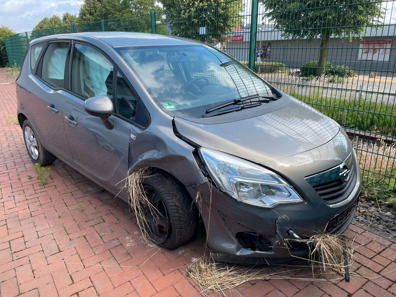 Opel Meriva B Edition - ميكروباص: صور 1 Opel Meriva B Edition - ميكروباص: صور 1