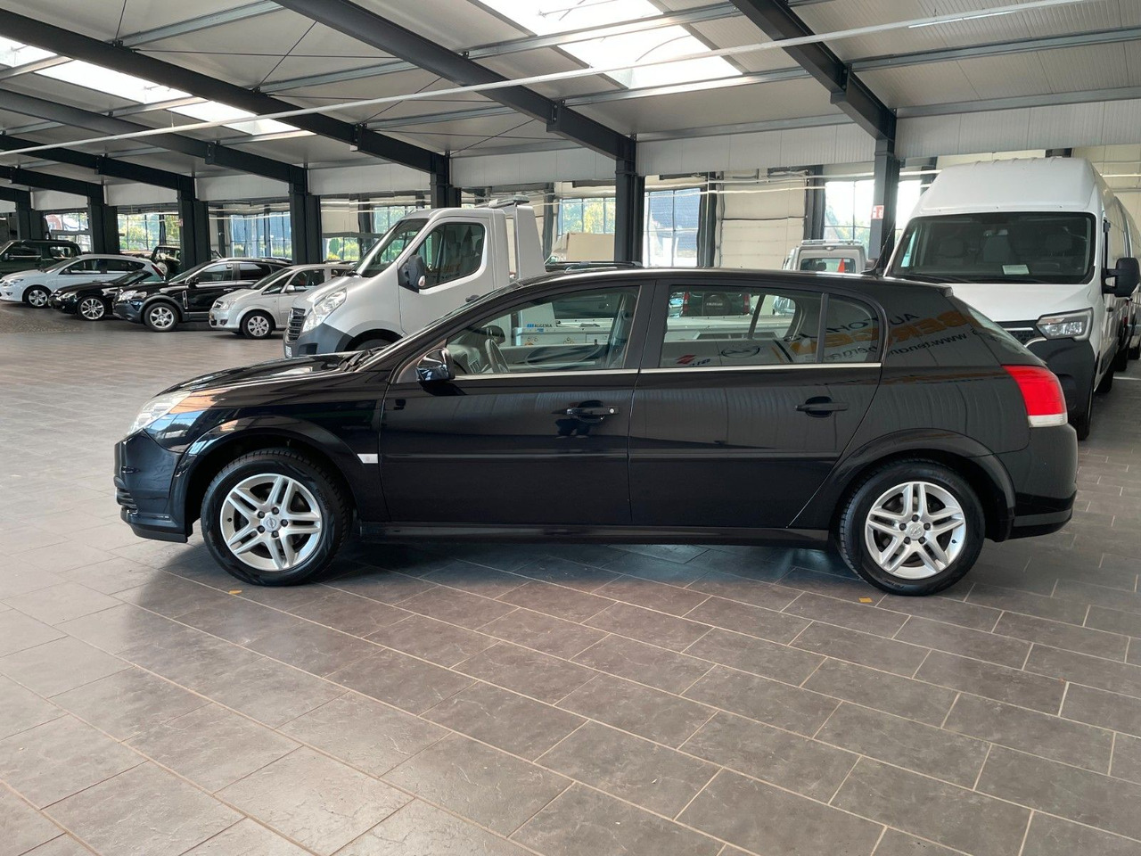 Opel Signum Edition Bluetooth Navi Automatik - سيارة ستيشن: صور 4 Opel Signum Edition Bluetooth Navi Automatik - سيارة ستيشن: صور 4