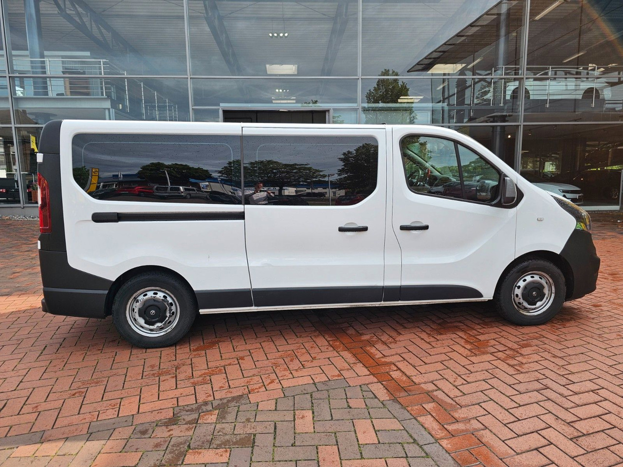 Opel Vivaro B Combi Bus L2H1 2,9t AHK - ميكروباص: صور 5 Opel Vivaro B Combi Bus L2H1 2,9t AHK - ميكروباص: صور 5