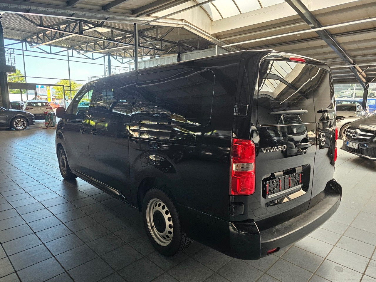 Opel Vivaro Kasten FlexSpace L DoKa Navi CarPlay DAB - فان المدمجة, الشاحنات الصغيرة كابينة مزدوجة: صور 3 Opel Vivaro Kasten FlexSpace L DoKa Navi CarPlay DAB - فان المدمجة, الشاحنات الصغيرة كابينة مزدوجة: صور 3