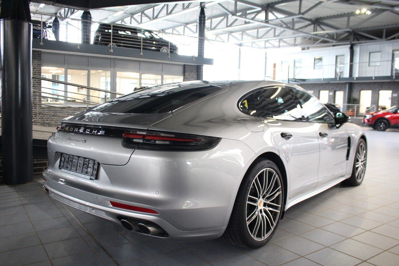 Porsche Panamera 4S Diesel PDK Kamera LED DAB Bose 21" - سيدان: صور 5 Porsche Panamera 4S Diesel PDK Kamera LED DAB Bose 21" - سيدان: صور 5