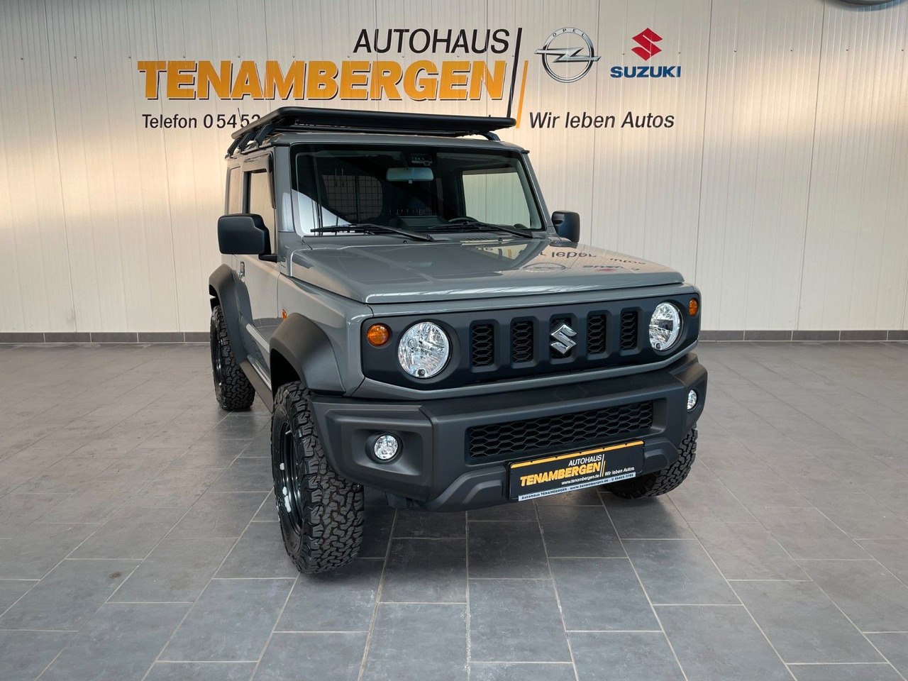 Suzuki Jimny Comfort AllGrip NFZ Dachgepäckträger - سيارة دفع رباعي: صور 1 Suzuki Jimny Comfort AllGrip NFZ Dachgepäckträger - سيارة دفع رباعي: صور 1