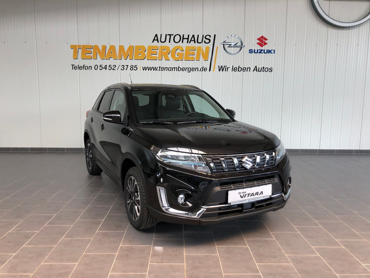 Suzuki Vitara 1.5 Hybrid Comfort+Automatik/ Panor.-Dach - سيارة دفع رباعي: صور 1 Suzuki Vitara 1.5 Hybrid Comfort+Automatik/ Panor.-Dach - سيارة دفع رباعي: صور 1