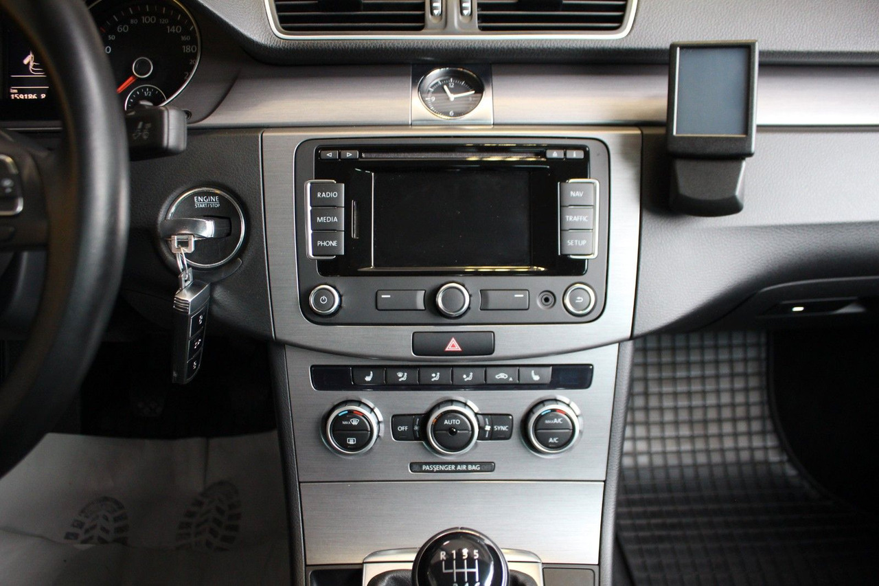 سيدان جديد Volkswagen Passat Comfortline BlueMotion Navi PDC: صور 13
