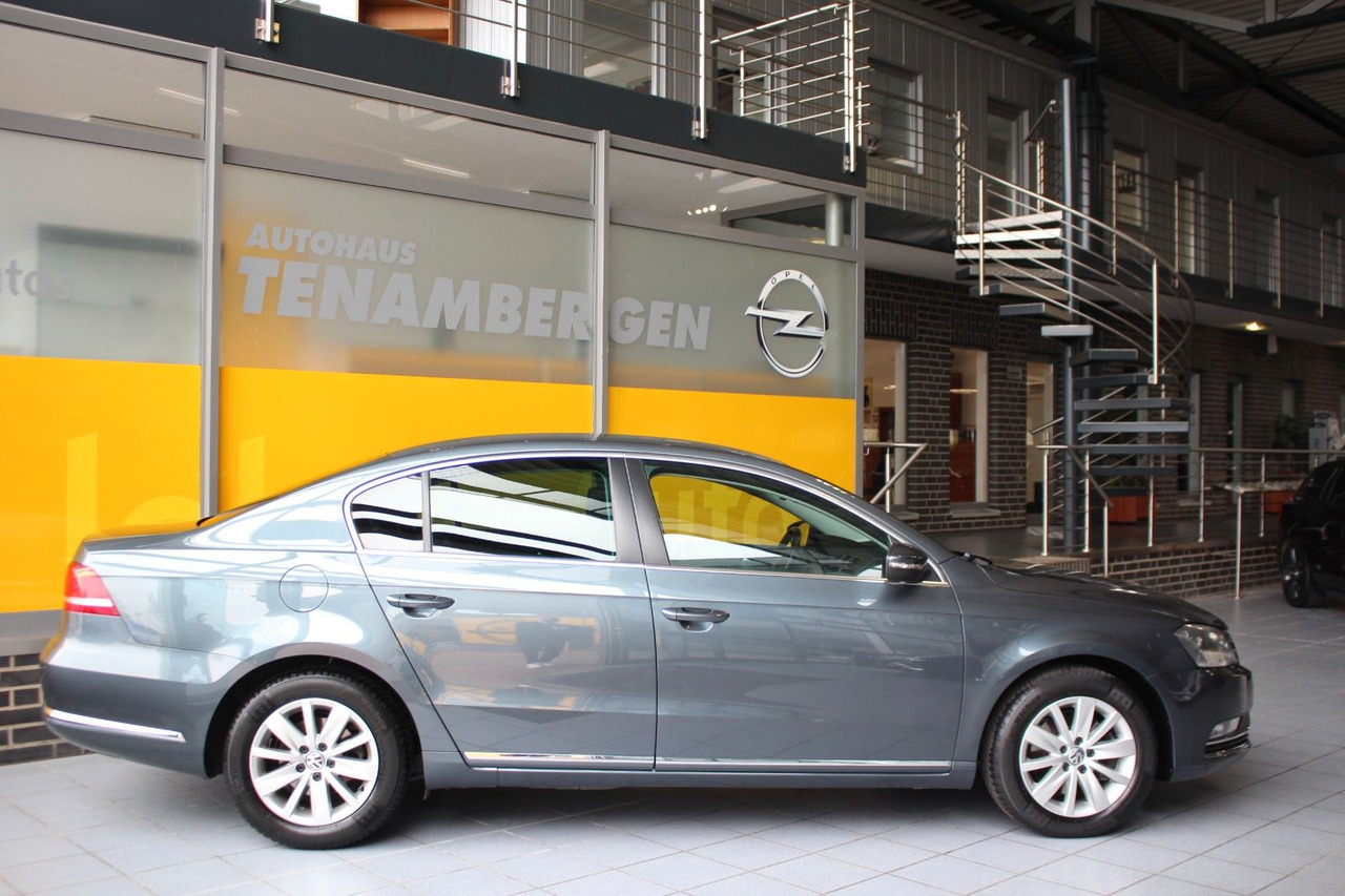 Volkswagen Passat Comfortline BlueMotion Navi PDC - سيارة: صور 3 Volkswagen Passat Comfortline BlueMotion Navi PDC - سيارة: صور 3