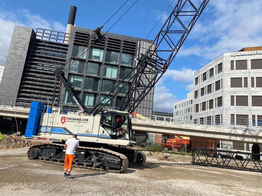 HITACHI SCX1000-3 - رافعة مجنزرة: صور 4 HITACHI SCX1000-3 - رافعة مجنزرة: صور 4