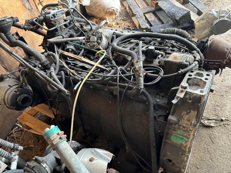 Mercedes-Benz O405 - المحرك: صور 4 Mercedes-Benz O405 - المحرك: صور 4